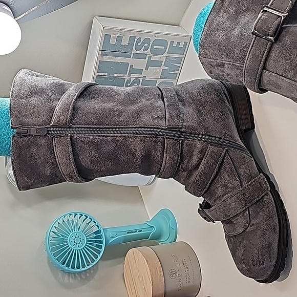 Grey zip up boots Women's 10. - Picture 3 of 6